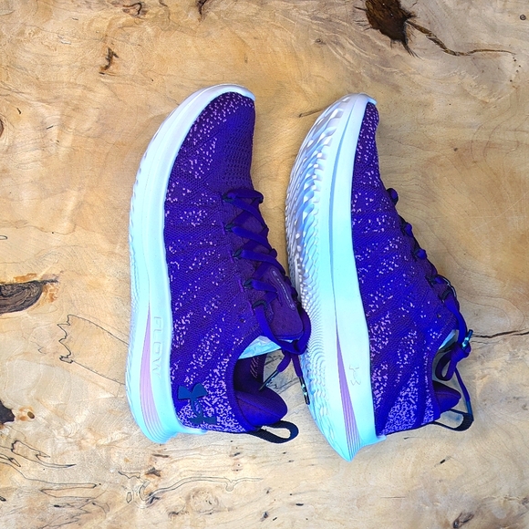 Under Armour Women's Velociti 3 - Picture 2 of 4